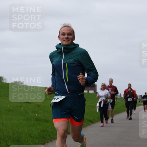 04.05.2025 - 8. Wedeler Halbmarathon Yannick Fuchs http://msf.ph/oto/7828682 04.05.2025 11:35:38 Laufen 157 meine-sportfotos.de