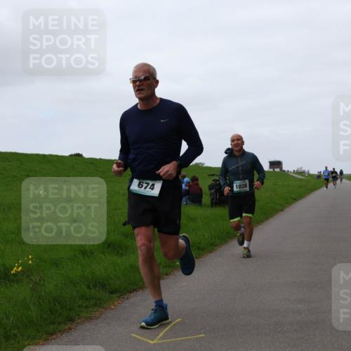 04.05.2025 - 8. Wedeler Halbmarathon Yannick Fuchs http://msf.ph/oto/7828687 04.05.2025 11:16:25 Laufen 674, 1038 meine-sportfotos.de