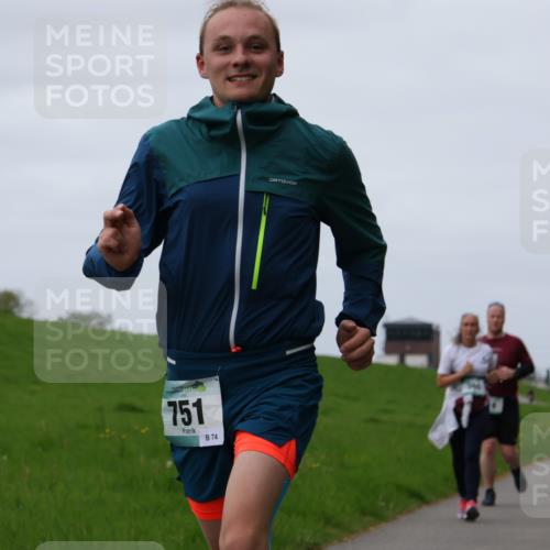 04.05.2025 - 8. Wedeler Halbmarathon Yannick Fuchs http://msf.ph/oto/7828692 04.05.2025 11:35:38 Laufen 751, 74 meine-sportfotos.de