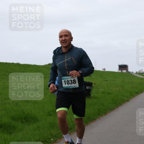 04.05.2025 - 8. Wedeler Halbmarathon Yannick Fuchs http://msf.ph/oto/7828702 04.05.2025 11:16:26 Laufen 1038 meine-sportfotos.de