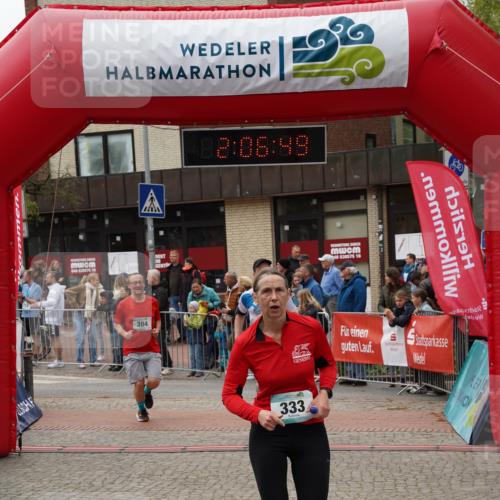 04.05.2025 - 8. Wedeler Halbmarathon Felixshl http://msf.ph/oto/7828711 04.05.2025 12:06:47 Ziel 304, 329, 333 meine-sportfotos.de