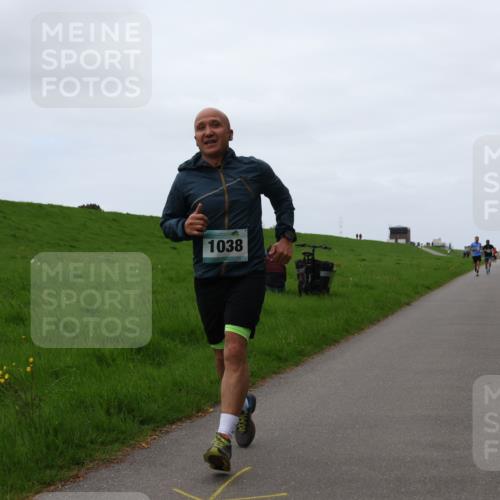 04.05.2025 - 8. Wedeler Halbmarathon Yannick Fuchs http://msf.ph/oto/7828717 04.05.2025 11:16:26 Laufen 1038 meine-sportfotos.de