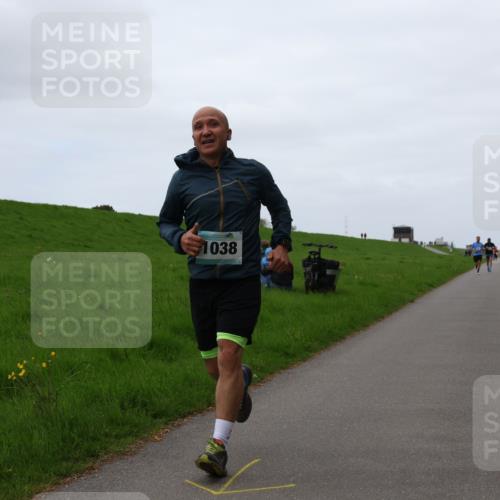 04.05.2025 - 8. Wedeler Halbmarathon Yannick Fuchs http://msf.ph/oto/7828721 04.05.2025 11:16:26 Laufen 1038 meine-sportfotos.de