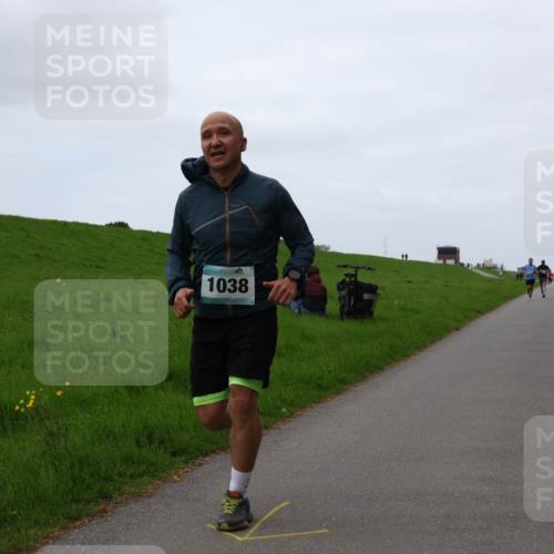 04.05.2025 - 8. Wedeler Halbmarathon Yannick Fuchs http://msf.ph/oto/7828724 04.05.2025 11:16:26 Laufen 1038 meine-sportfotos.de
