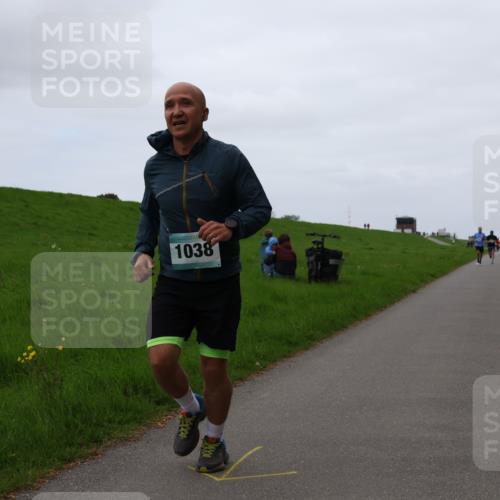 04.05.2025 - 8. Wedeler Halbmarathon Yannick Fuchs http://msf.ph/oto/7828726 04.05.2025 11:16:26 Laufen 1038 meine-sportfotos.de