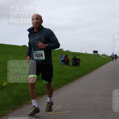 04.05.2025 - 8. Wedeler Halbmarathon Yannick Fuchs http://msf.ph/oto/7828727 04.05.2025 11:16:26 Laufen 1038 meine-sportfotos.de