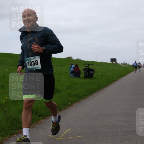 04.05.2025 - 8. Wedeler Halbmarathon Yannick Fuchs http://msf.ph/oto/7828731 04.05.2025 11:16:26 Laufen 1038 meine-sportfotos.de
