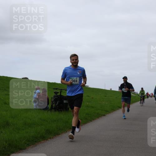 04.05.2025 - 8. Wedeler Halbmarathon Yannick Fuchs http://msf.ph/oto/7828815 04.05.2025 11:16:36 Laufen 303 meine-sportfotos.de