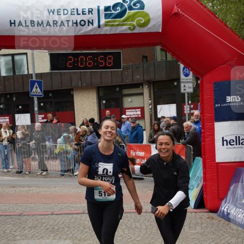 04.05.2025 - 8. Wedeler Halbmarathon Felixshl http://msf.ph/oto/7828818 04.05.2025 12:06:55 Ziel 515, 976 meine-sportfotos.de