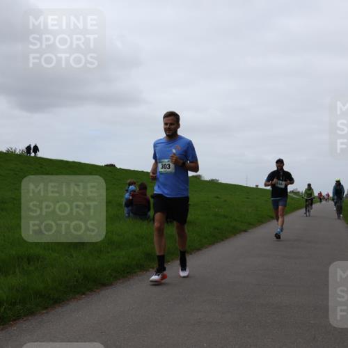 04.05.2025 - 8. Wedeler Halbmarathon Yannick Fuchs http://msf.ph/oto/7828826 04.05.2025 11:16:37 Laufen 303, 1181 meine-sportfotos.de