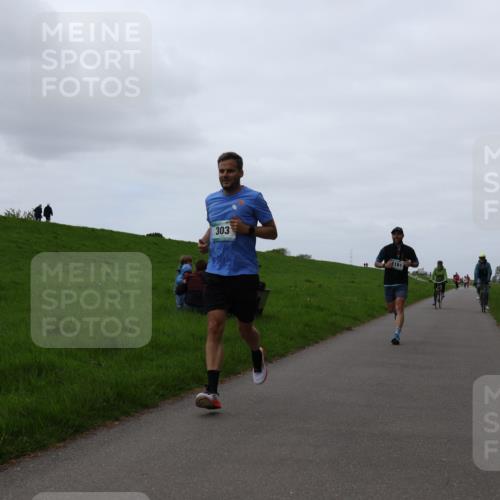 04.05.2025 - 8. Wedeler Halbmarathon Yannick Fuchs http://msf.ph/oto/7828828 04.05.2025 11:16:37 Laufen 303, 1181 meine-sportfotos.de