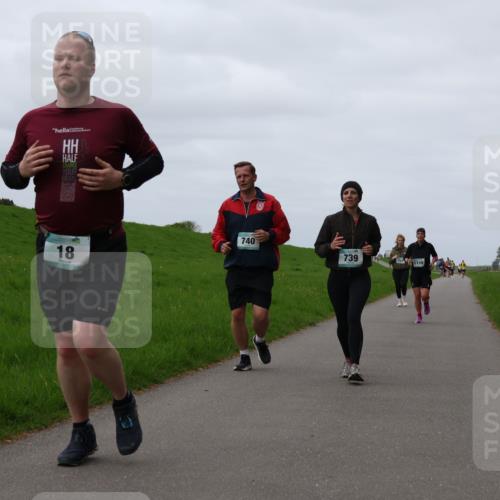 04.05.2025 - 8. Wedeler Halbmarathon Yannick Fuchs http://msf.ph/oto/7828874 04.05.2025 11:35:48 Laufen 18, 740, 739 meine-sportfotos.de