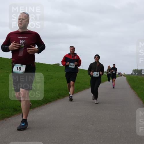 04.05.2025 - 8. Wedeler Halbmarathon Yannick Fuchs http://msf.ph/oto/7828881 04.05.2025 11:35:48 Laufen 18, 740, 739 meine-sportfotos.de