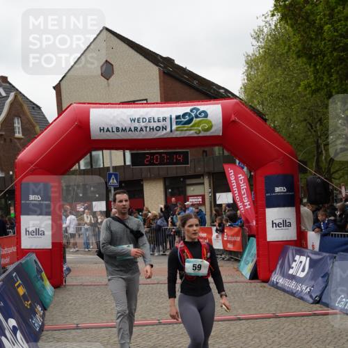 04.05.2025 - 8. Wedeler Halbmarathon Felixshl http://msf.ph/oto/7828911 04.05.2025 12:07:12 Ziel 59, 117 meine-sportfotos.de