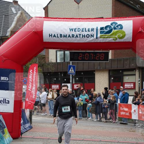 04.05.2025 - 8. Wedeler Halbmarathon Felixshl http://msf.ph/oto/7828977 04.05.2025 12:07:26 Ziel 915 meine-sportfotos.de