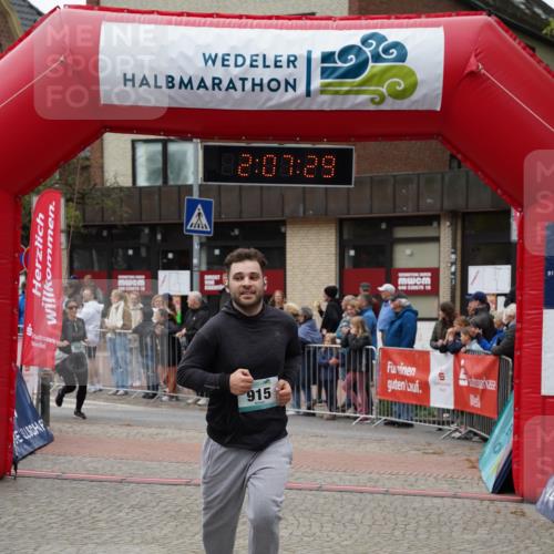 04.05.2025 - 8. Wedeler Halbmarathon Felixshl http://msf.ph/oto/7829032 04.05.2025 12:07:27 Ziel 553, 915 meine-sportfotos.de