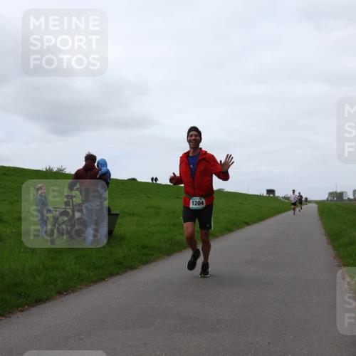04.05.2025 - 8. Wedeler Halbmarathon Yannick Fuchs http://msf.ph/oto/7829068 04.05.2025 11:17:06 Laufen 1204 meine-sportfotos.de