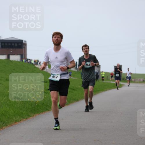 04.05.2025 - 8. Wedeler Halbmarathon Yannick Fuchs http://msf.ph/oto/7829091 04.05.2025 11:17:08 Laufen 957, 862 meine-sportfotos.de