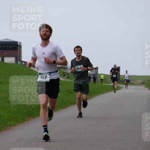 04.05.2025 - 8. Wedeler Halbmarathon Yannick Fuchs http://msf.ph/oto/7829104 04.05.2025 11:17:09 Laufen 957, 862 meine-sportfotos.de