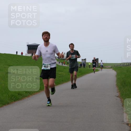 04.05.2025 - 8. Wedeler Halbmarathon Yannick Fuchs http://msf.ph/oto/7829122 04.05.2025 11:17:09 Laufen 957 meine-sportfotos.de