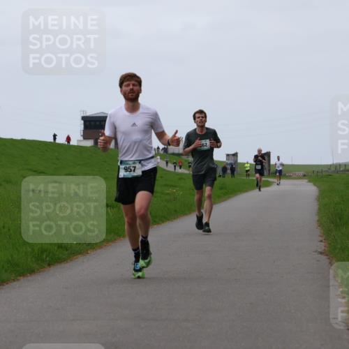 04.05.2025 - 8. Wedeler Halbmarathon Yannick Fuchs http://msf.ph/oto/7829124 04.05.2025 11:17:09 Laufen 957, 62 meine-sportfotos.de