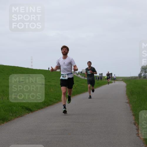 04.05.2025 - 8. Wedeler Halbmarathon Yannick Fuchs http://msf.ph/oto/7829141 04.05.2025 11:17:10 Laufen 957 meine-sportfotos.de