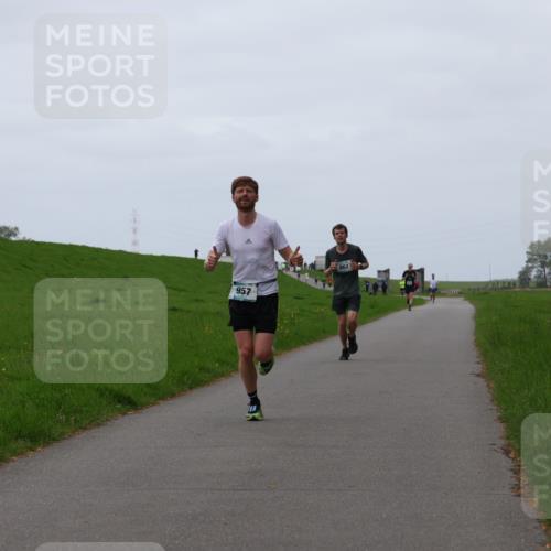 04.05.2025 - 8. Wedeler Halbmarathon Yannick Fuchs http://msf.ph/oto/7829146 04.05.2025 11:17:10 Laufen 957 meine-sportfotos.de