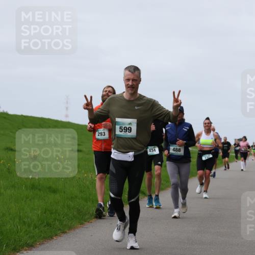 04.05.2025 - 8. Wedeler Halbmarathon Yannick Fuchs http://msf.ph/oto/7829156 04.05.2025 11:36:24 Laufen 293, 599, 434, 488, 12 meine-sportfotos.de