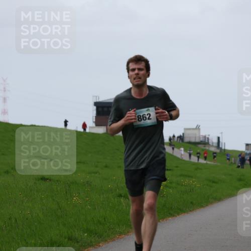 04.05.2025 - 8. Wedeler Halbmarathon Yannick Fuchs http://msf.ph/oto/7829194 04.05.2025 11:17:13 Laufen 862 meine-sportfotos.de