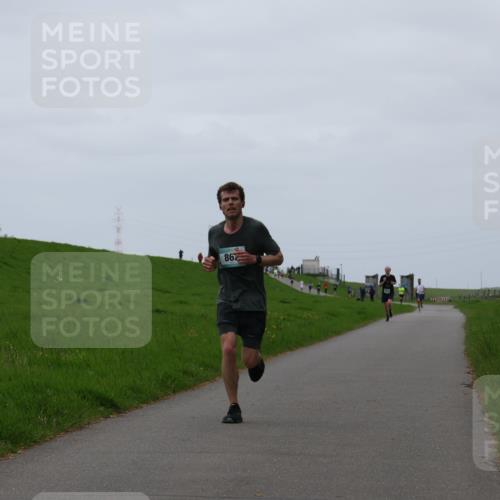 04.05.2025 - 8. Wedeler Halbmarathon Yannick Fuchs http://msf.ph/oto/7829195 04.05.2025 11:17:13 Laufen 86 meine-sportfotos.de