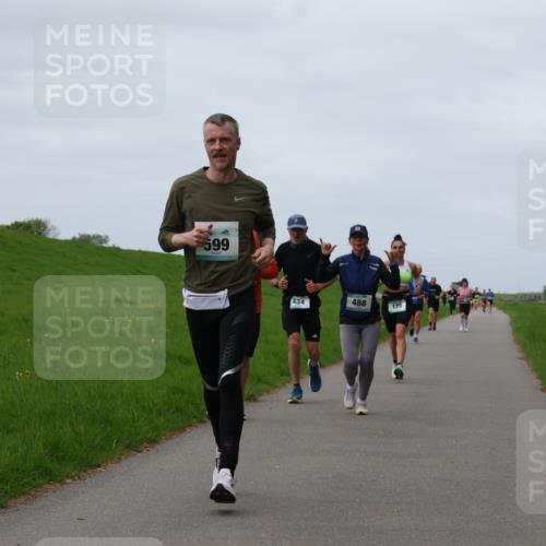 04.05.2025 - 8. Wedeler Halbmarathon Yannick Fuchs http://msf.ph/oto/7829196 04.05.2025 11:36:25 Laufen 599, 434, 488, 125 meine-sportfotos.de