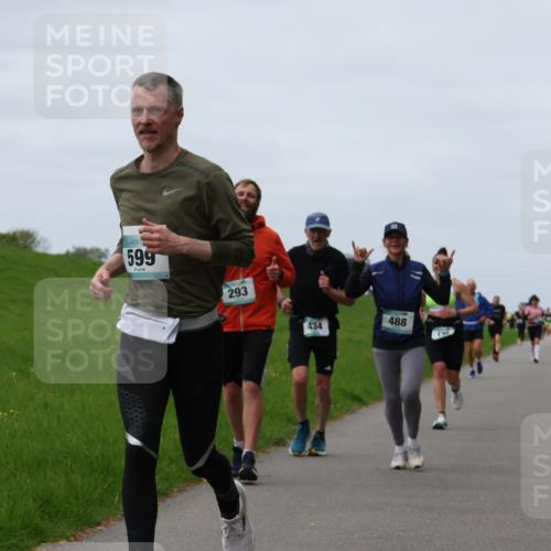04.05.2025 - 8. Wedeler Halbmarathon Yannick Fuchs http://msf.ph/oto/7829200 04.05.2025 11:36:26 Laufen 599, 293, 434, 488, 198 meine-sportfotos.de