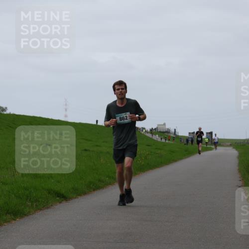 04.05.2025 - 8. Wedeler Halbmarathon Yannick Fuchs http://msf.ph/oto/7829201 04.05.2025 11:17:14 Laufen 862 meine-sportfotos.de
