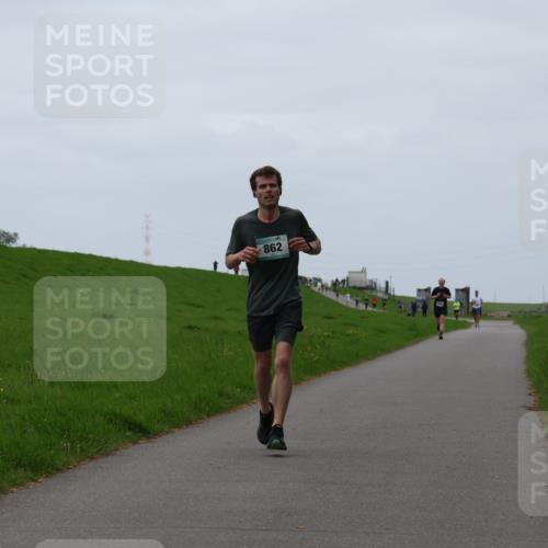 04.05.2025 - 8. Wedeler Halbmarathon Yannick Fuchs http://msf.ph/oto/7829203 04.05.2025 11:17:14 Laufen 862 meine-sportfotos.de
