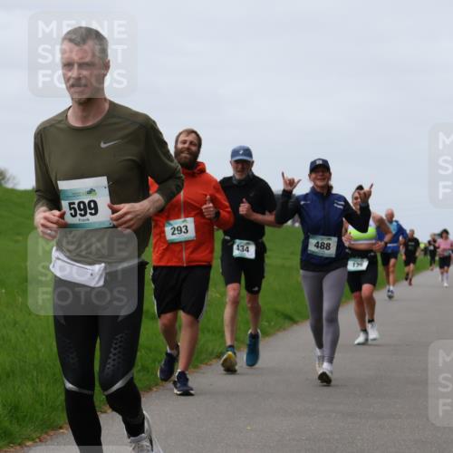 04.05.2025 - 8. Wedeler Halbmarathon Yannick Fuchs http://msf.ph/oto/7829206 04.05.2025 11:36:26 Laufen 599, 293, 434, 488, 125 meine-sportfotos.de