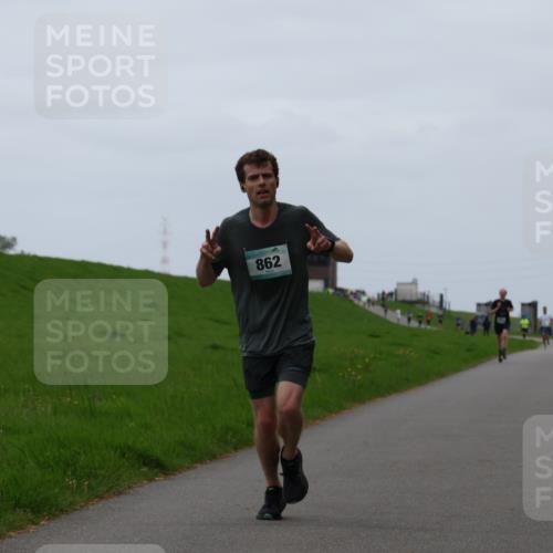 04.05.2025 - 8. Wedeler Halbmarathon Yannick Fuchs http://msf.ph/oto/7829211 04.05.2025 11:17:14 Laufen 862 meine-sportfotos.de