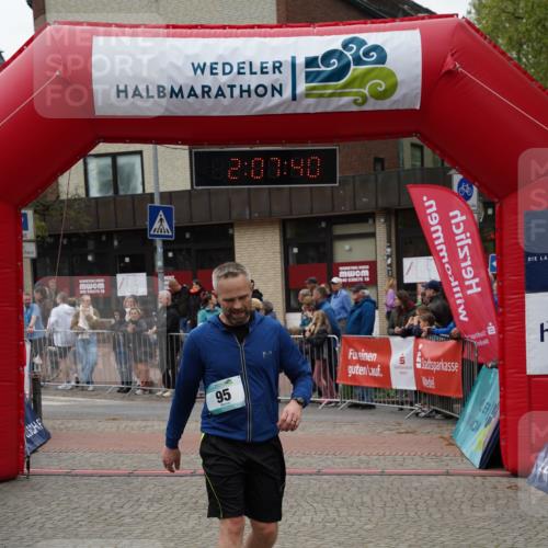 04.05.2025 - 8. Wedeler Halbmarathon Felixshl http://msf.ph/oto/7829213 04.05.2025 12:07:38 Ziel 95, 171 meine-sportfotos.de