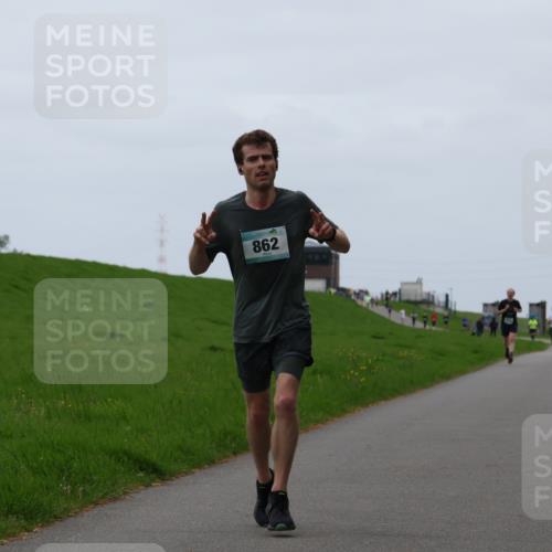 04.05.2025 - 8. Wedeler Halbmarathon Yannick Fuchs http://msf.ph/oto/7829214 04.05.2025 11:17:14 Laufen 862 meine-sportfotos.de