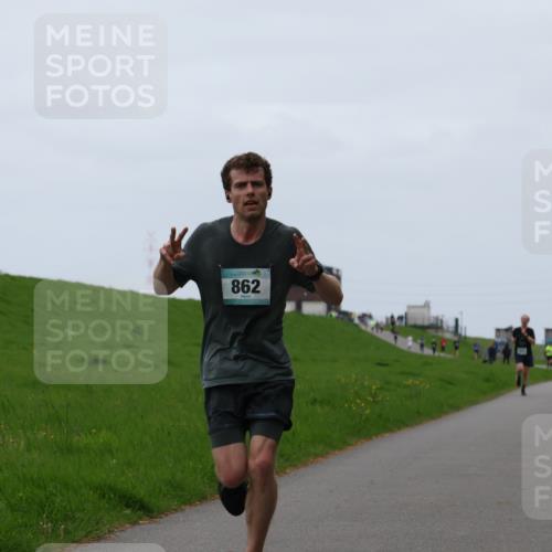 04.05.2025 - 8. Wedeler Halbmarathon Yannick Fuchs http://msf.ph/oto/7829222 04.05.2025 11:17:15 Laufen 862 meine-sportfotos.de