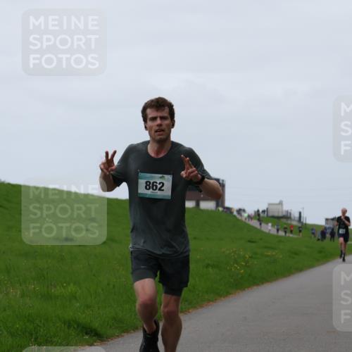 04.05.2025 - 8. Wedeler Halbmarathon Yannick Fuchs http://msf.ph/oto/7829224 04.05.2025 11:17:15 Laufen 862 meine-sportfotos.de