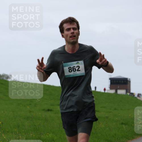 04.05.2025 - 8. Wedeler Halbmarathon Yannick Fuchs http://msf.ph/oto/7829234 04.05.2025 11:17:15 Laufen 862 meine-sportfotos.de