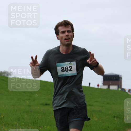 04.05.2025 - 8. Wedeler Halbmarathon Yannick Fuchs http://msf.ph/oto/7829236 04.05.2025 11:17:15 Laufen 862 meine-sportfotos.de