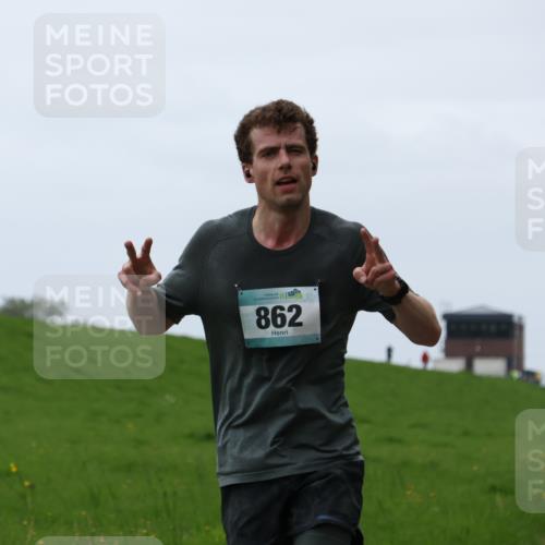 04.05.2025 - 8. Wedeler Halbmarathon Yannick Fuchs http://msf.ph/oto/7829238 04.05.2025 11:17:15 Laufen 6, 862 meine-sportfotos.de