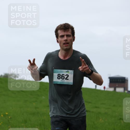 04.05.2025 - 8. Wedeler Halbmarathon Yannick Fuchs http://msf.ph/oto/7829239 04.05.2025 11:17:15 Laufen 862 meine-sportfotos.de