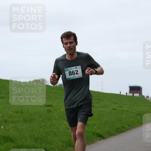 04.05.2025 - 8. Wedeler Halbmarathon Yannick Fuchs http://msf.ph/oto/7829254 04.05.2025 11:17:16 Laufen 862 meine-sportfotos.de