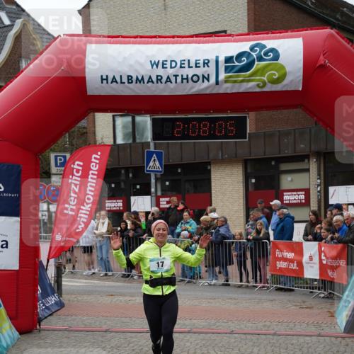 04.05.2025 - 8. Wedeler Halbmarathon Felixshl http://msf.ph/oto/7829259 04.05.2025 12:08:03 Ziel 17 meine-sportfotos.de