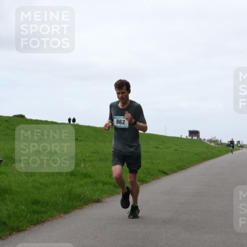 04.05.2025 - 8. Wedeler Halbmarathon Yannick Fuchs http://msf.ph/oto/7829262 04.05.2025 11:17:16 Laufen 862 meine-sportfotos.de