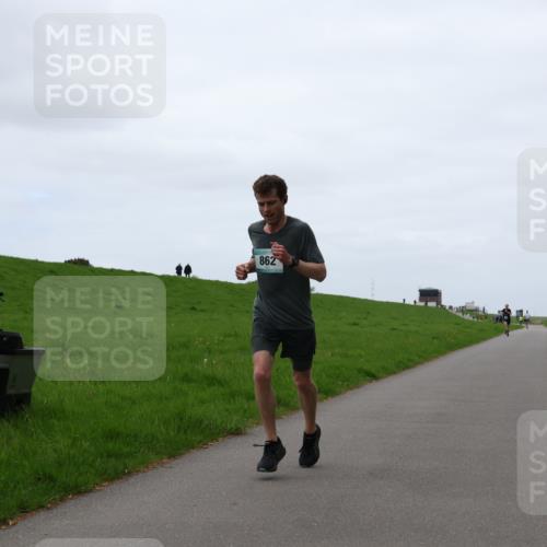 04.05.2025 - 8. Wedeler Halbmarathon Yannick Fuchs http://msf.ph/oto/7829263 04.05.2025 11:17:16 Laufen 862 meine-sportfotos.de
