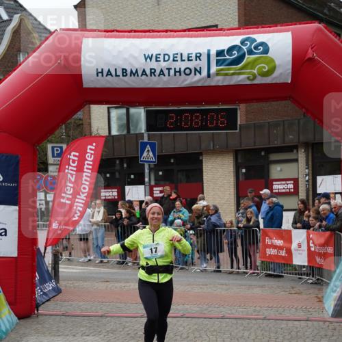 04.05.2025 - 8. Wedeler Halbmarathon Felixshl http://msf.ph/oto/7829267 04.05.2025 12:08:03 Ziel 17 meine-sportfotos.de