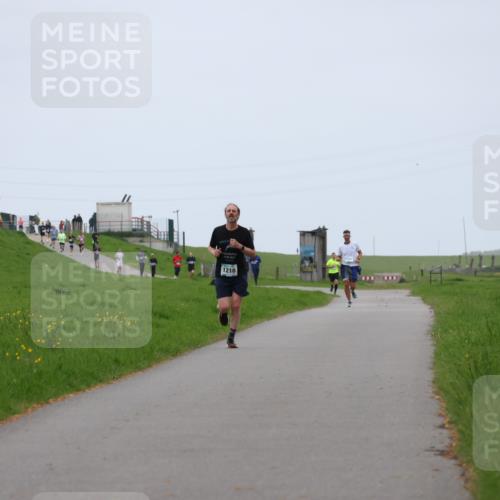 04.05.2025 - 8. Wedeler Halbmarathon Yannick Fuchs http://msf.ph/oto/7829278 04.05.2025 11:17:18 Laufen 1210 meine-sportfotos.de
